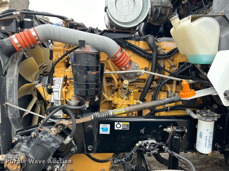 image for item EG1217 2007 Kenworth  T800 semi truck