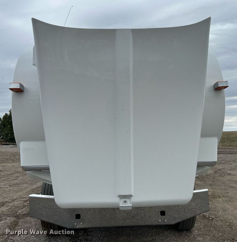 image for item EG1217 2007 Kenworth  T800 semi truck