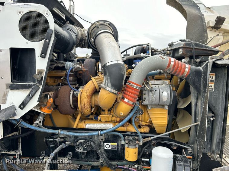 image for item EG1217 2007 Kenworth  T800 semi truck