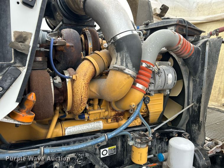 image for item EG1217 2007 Kenworth  T800 semi truck