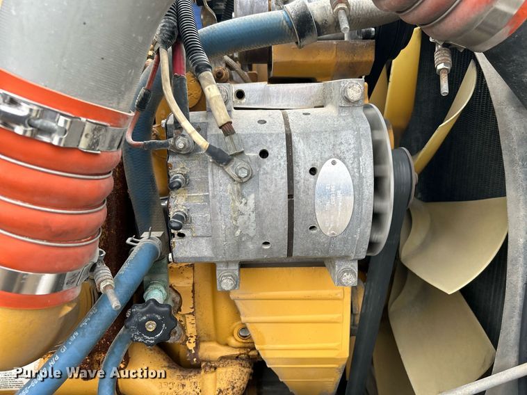 image for item EG1217 2007 Kenworth  T800 semi truck