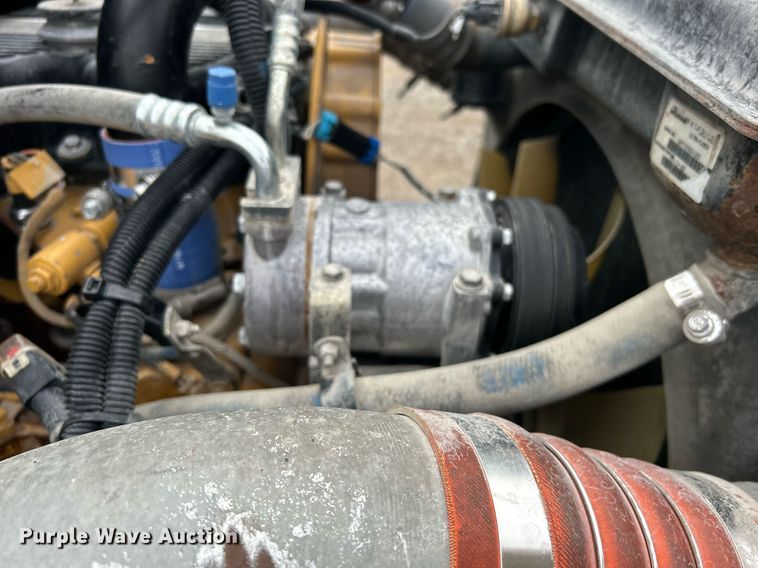 image for item EG1217 2007 Kenworth  T800 semi truck