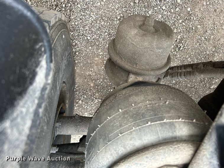 image for item EG1217 2007 Kenworth  T800 semi truck