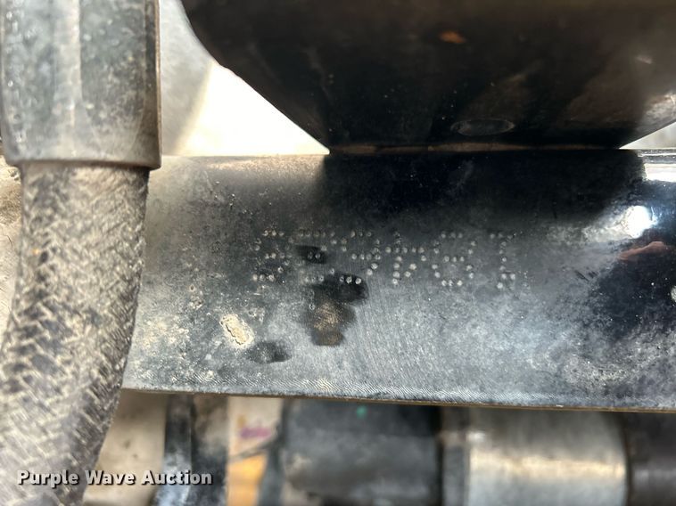 image for item EG1217 2007 Kenworth  T800 semi truck