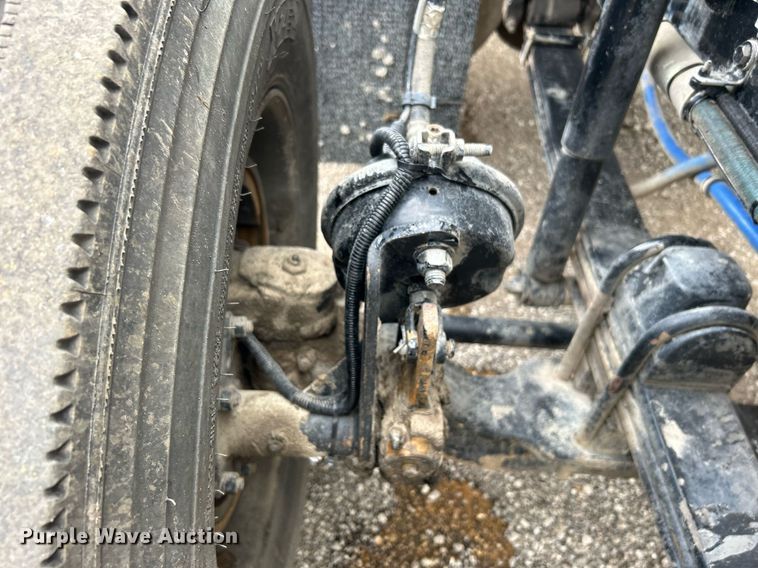 image for item EG1217 2007 Kenworth  T800 semi truck