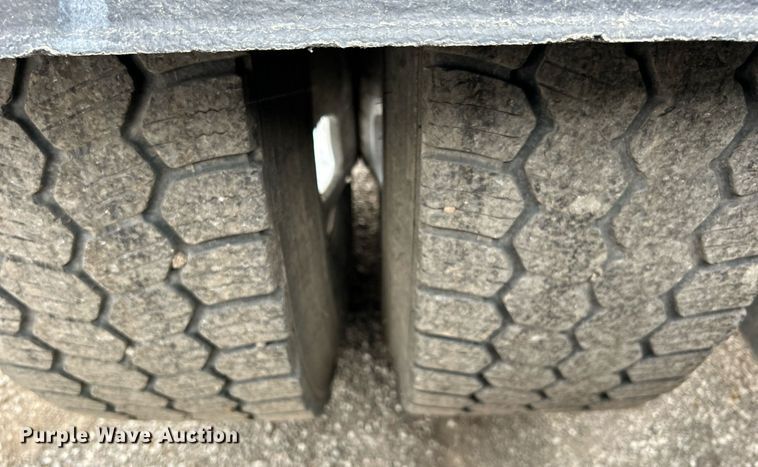 image for item EG1217 2007 Kenworth  T800 semi truck