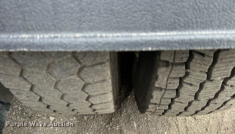 image for item EG1217 2007 Kenworth  T800 semi truck