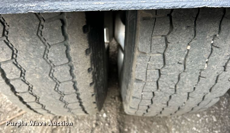 image for item EG1217 2007 Kenworth  T800 semi truck