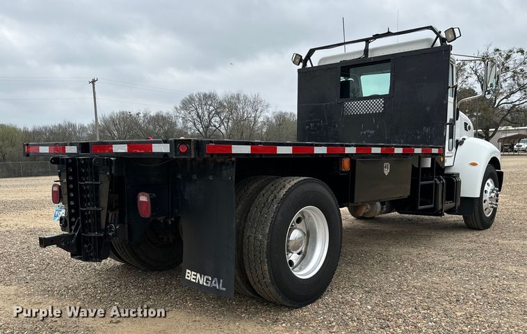 image for item EJ0289 2005 Peterbilt 335 flatbed truck