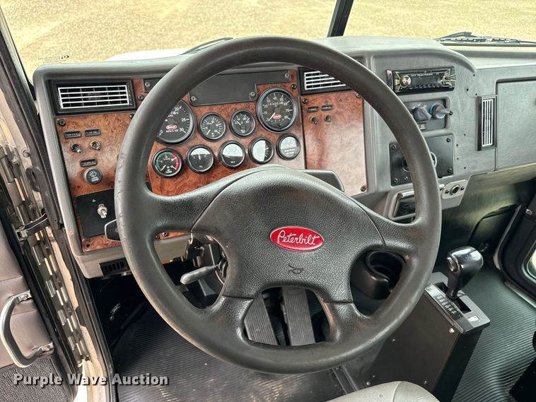 image for item EJ0289 2005 Peterbilt 335 flatbed truck