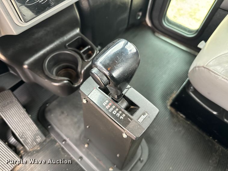 image for item EJ0289 2005 Peterbilt 335 flatbed truck