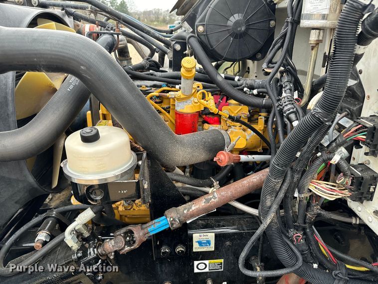 image for item EJ0289 2005 Peterbilt 335 flatbed truck