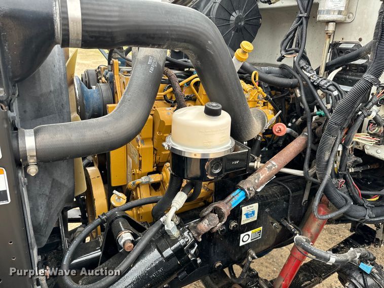 image for item EJ0289 2005 Peterbilt 335 flatbed truck