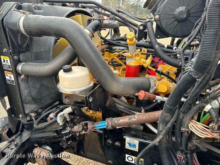 image for item EJ0289 2005 Peterbilt 335 flatbed truck