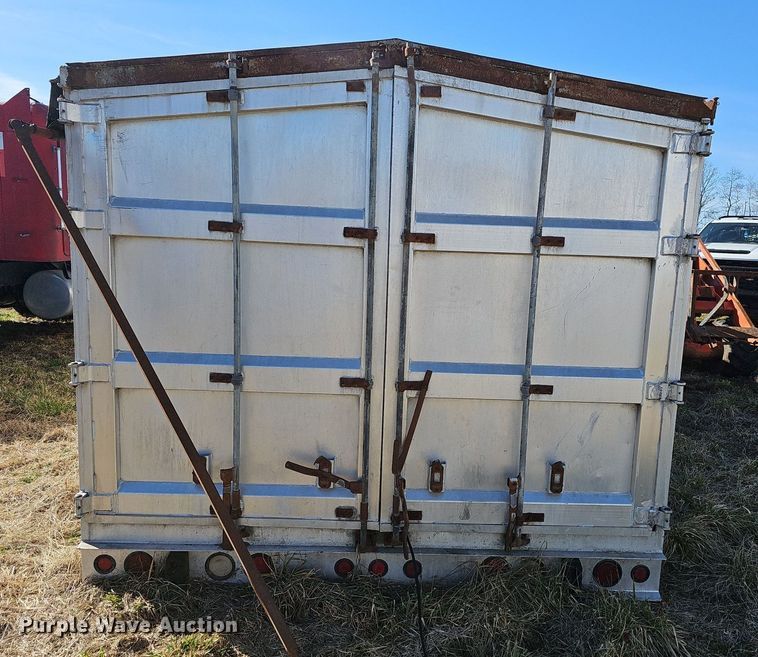 image for item EJ5909 Kann truck grain body