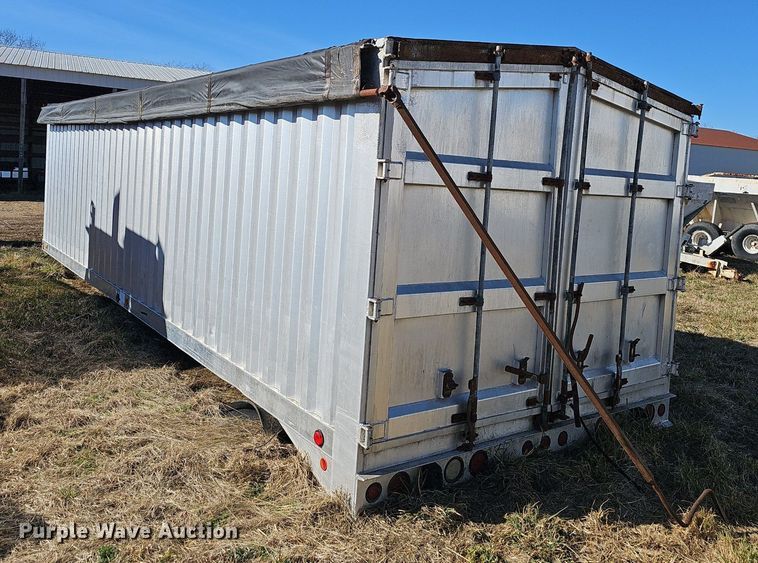 image for item EJ5909 Kann truck grain body