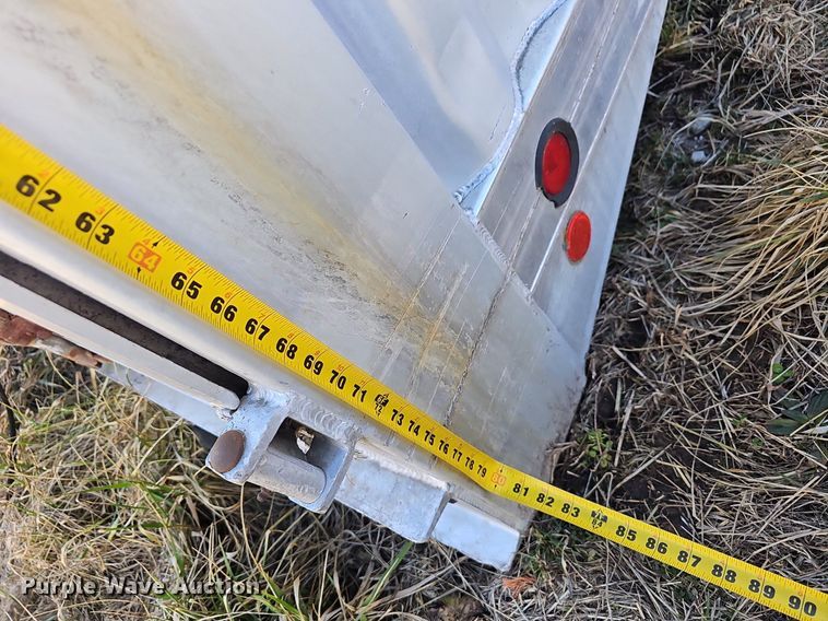 image for item EJ5909 Kann truck grain body