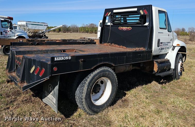 image for item EJ5916 2007 International 4400 flatbed truck