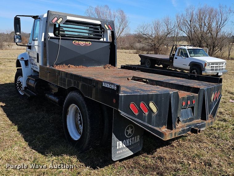 image for item EJ5916 2007 International 4400 flatbed truck