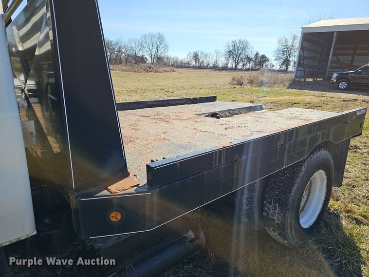 image for item EJ5916 2007 International 4400 flatbed truck