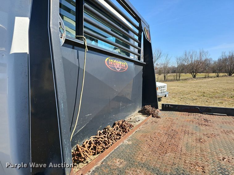 image for item EJ5916 2007 International 4400 flatbed truck