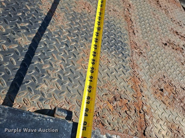 image for item EJ5916 2007 International 4400 flatbed truck