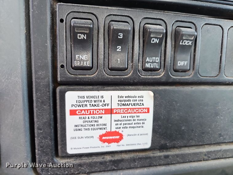 image for item EJ5916 2007 International 4400 flatbed truck