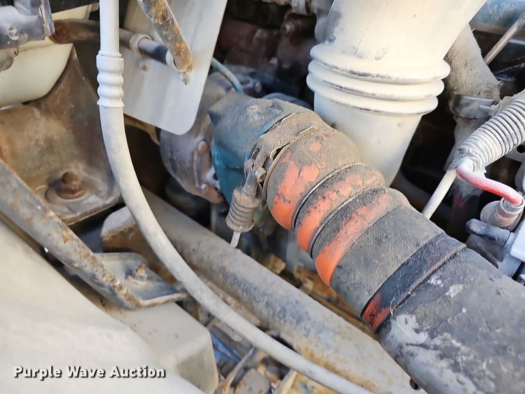 image for item EJ5916 2007 International 4400 flatbed truck