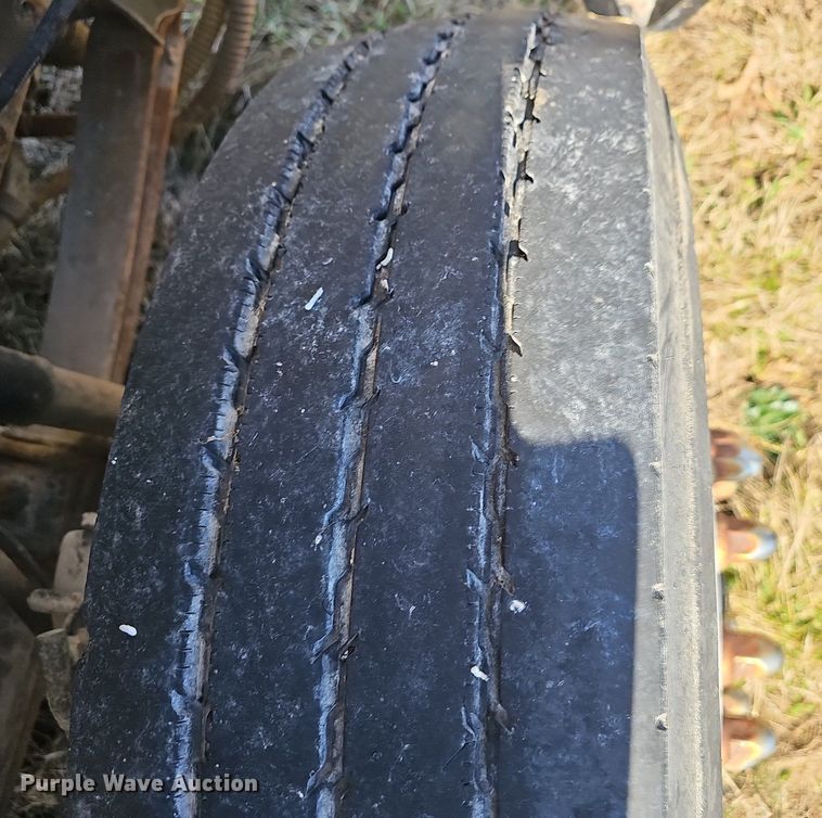 image for item EJ5916 2007 International 4400 flatbed truck