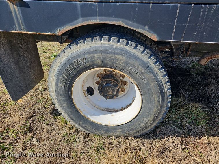 image for item EJ5916 2007 International 4400 flatbed truck