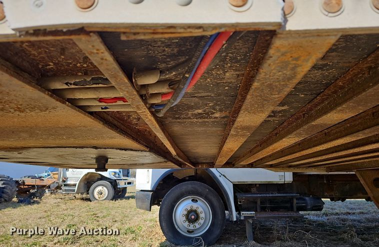 image for item EJ5919 1999 Trail Mobile dry van trailer