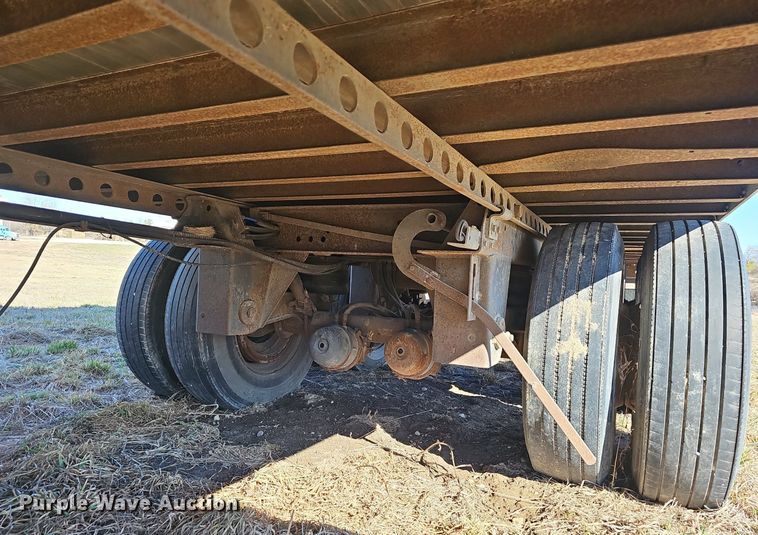 image for item EJ5919 1999 Trail Mobile dry van trailer