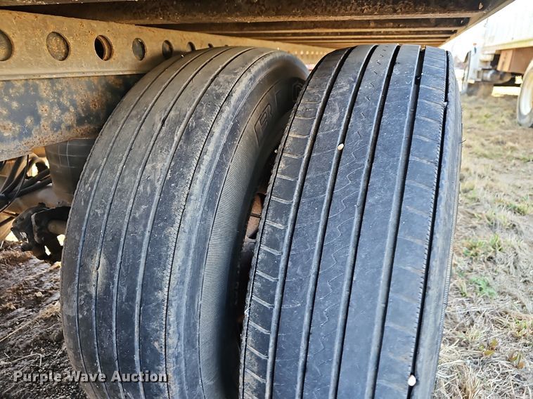 image for item EJ5919 1999 Trail Mobile dry van trailer