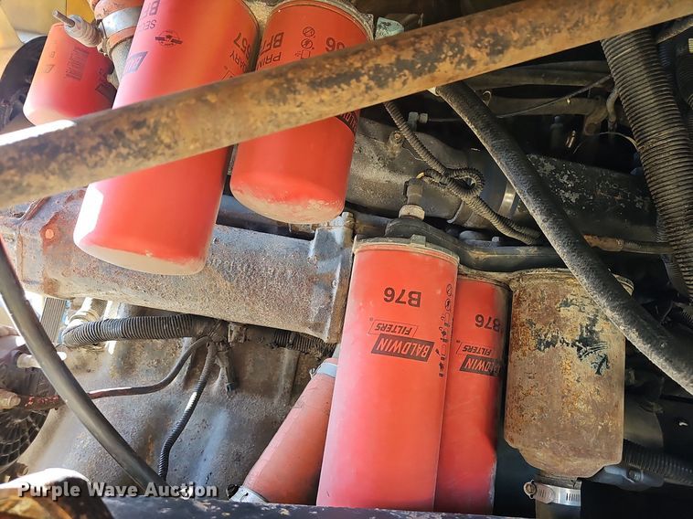 image for item EJ5920 2000 Mack CH613 truck cab and chassis