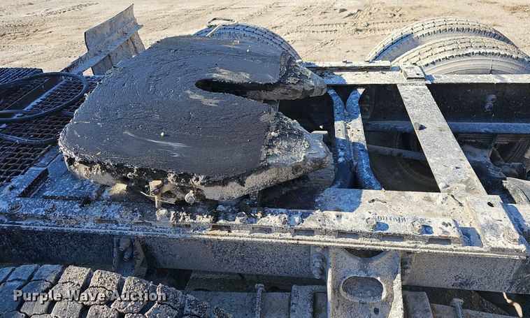 image for item EJ5929 1989 International 9300 semi truck