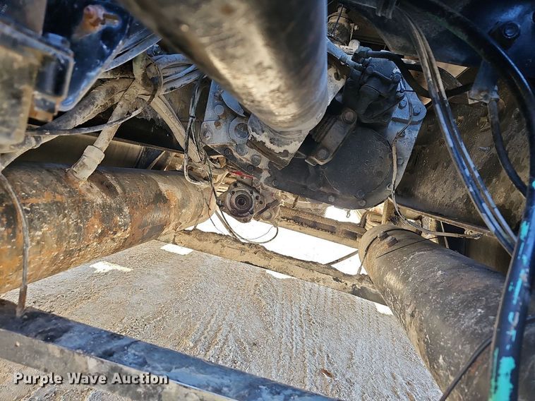 image for item EJ5929 1989 International 9300 semi truck