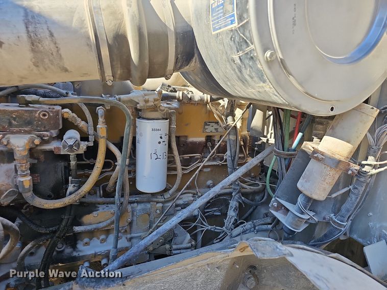 image for item EJ5929 1989 International 9300 semi truck