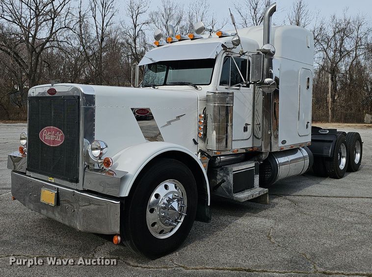 image for item EJ5952 1999 Peterbilt 379 semi truck