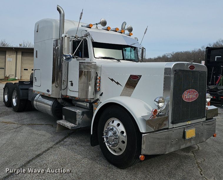 image for item EJ5952 1999 Peterbilt 379 semi truck