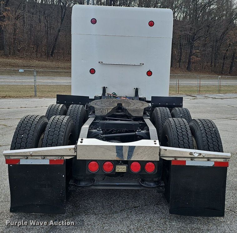 image for item EJ5952 1999 Peterbilt 379 semi truck