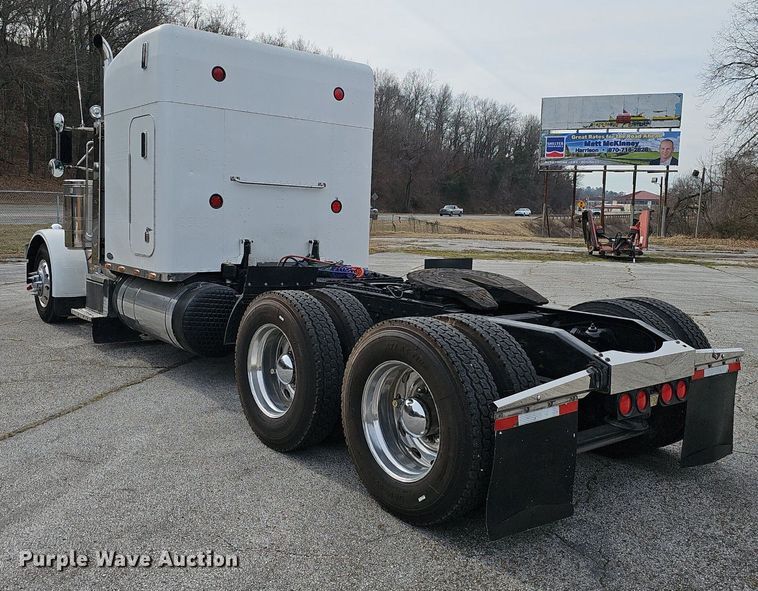 image for item EJ5952 1999 Peterbilt 379 semi truck