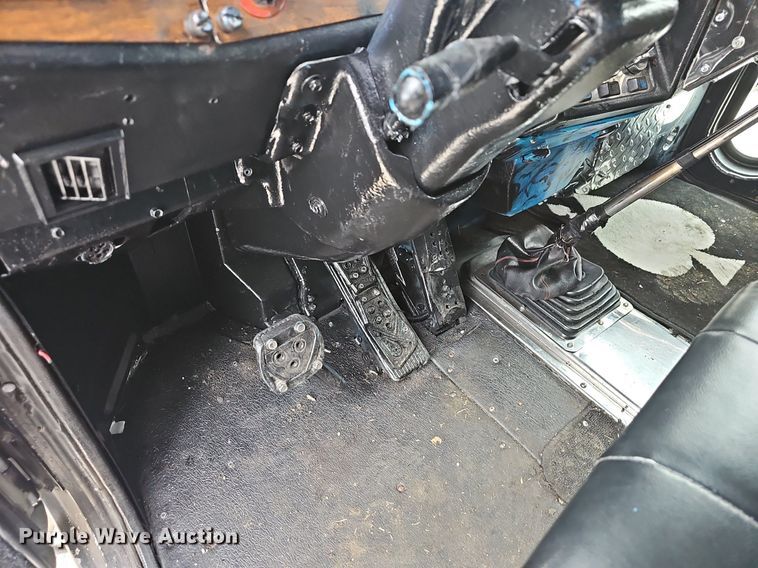 image for item EJ5952 1999 Peterbilt 379 semi truck