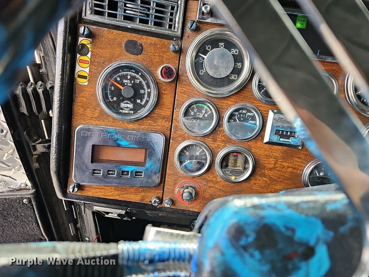 image for item EJ5952 1999 Peterbilt 379 semi truck