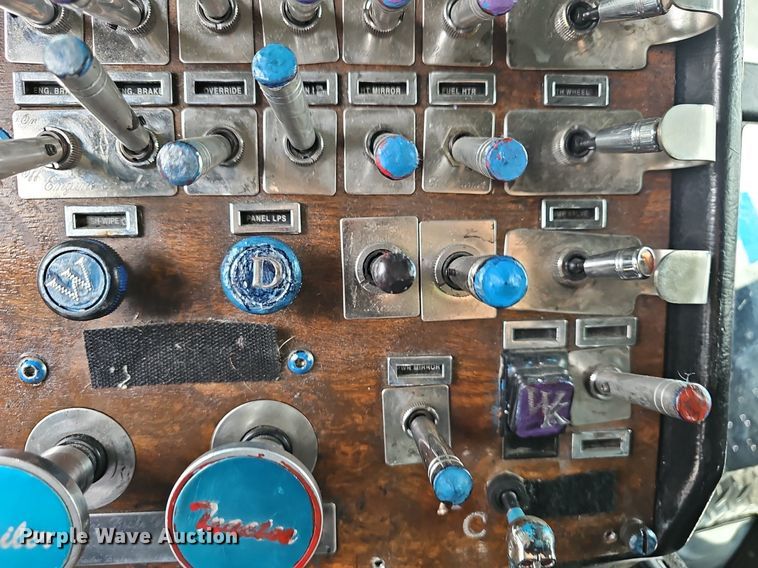 image for item EJ5952 1999 Peterbilt 379 semi truck