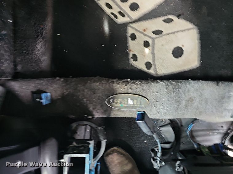 image for item EJ5952 1999 Peterbilt 379 semi truck