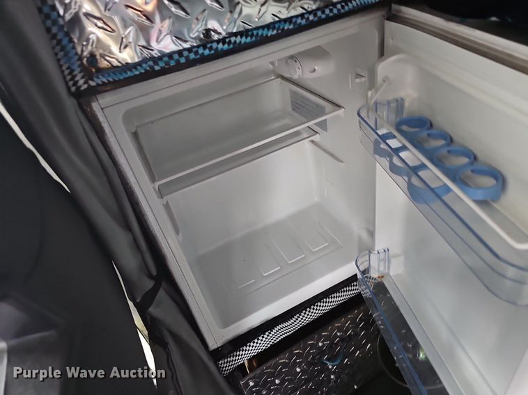 image for item EJ5952 1999 Peterbilt 379 semi truck