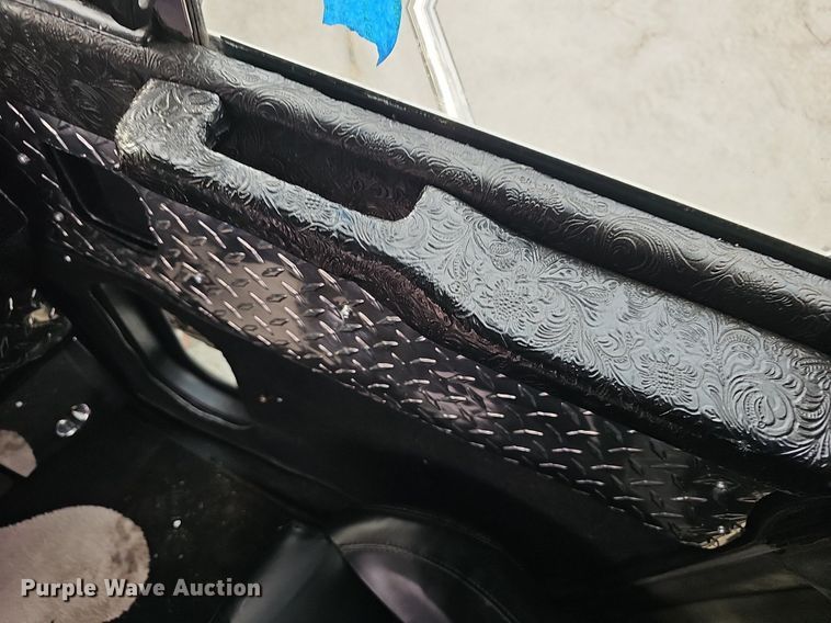 image for item EJ5952 1999 Peterbilt 379 semi truck