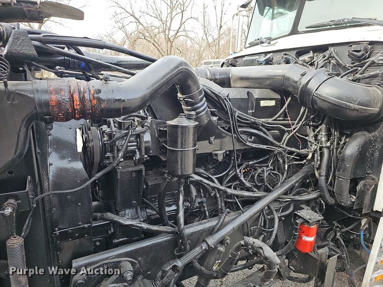 image for item EJ5952 1999 Peterbilt 379 semi truck