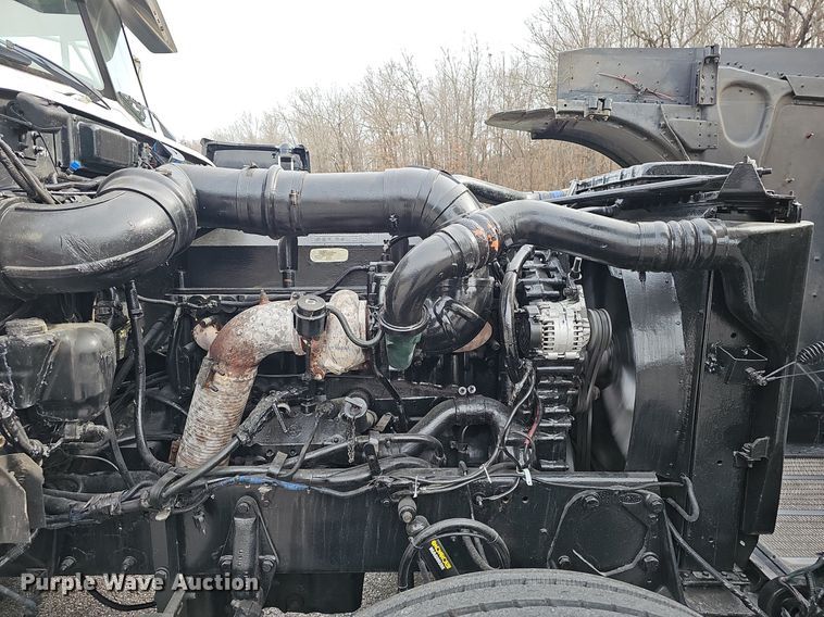 image for item EJ5952 1999 Peterbilt 379 semi truck