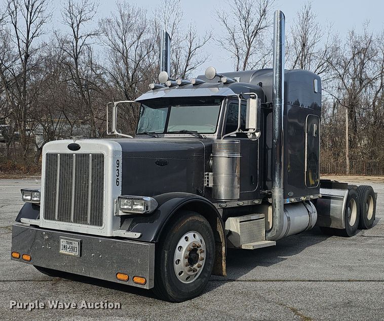 image for item EJ5953 2006 Peterbilt  379 semi truck